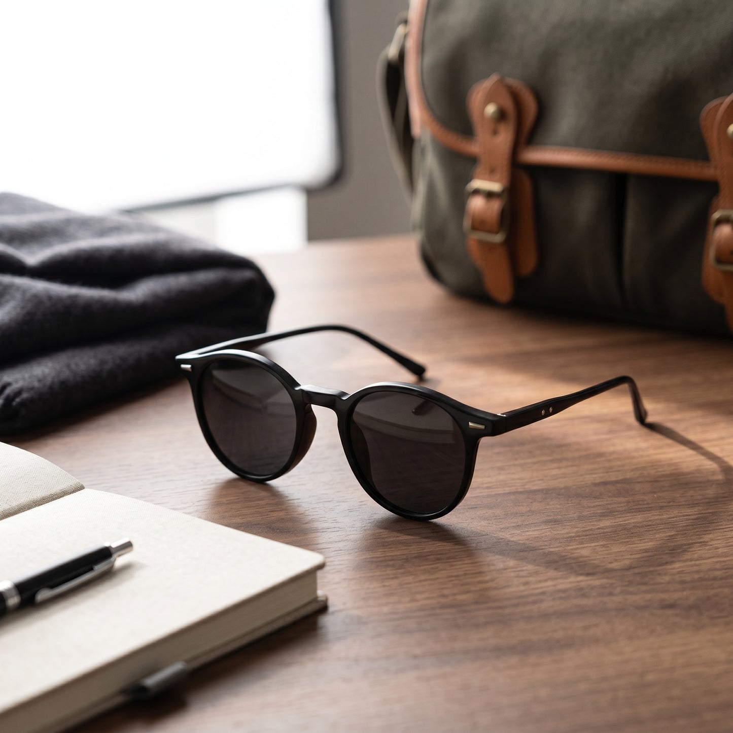 Round Tortoiseshell Sunglasses with Polycarbonate Frame and Decorative Lenses