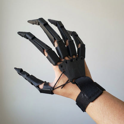 Articulated Claw Finger Extensions Costume Accessory in Black or Bone