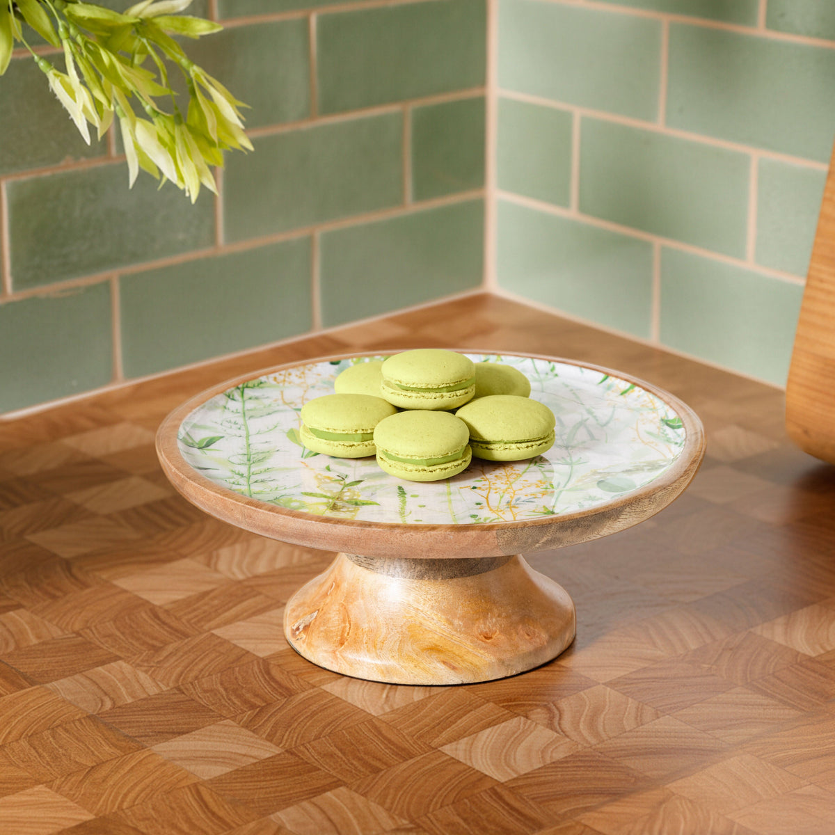 Round Cake Stand with Elevated Platform for Indoor and Outdoor Serving