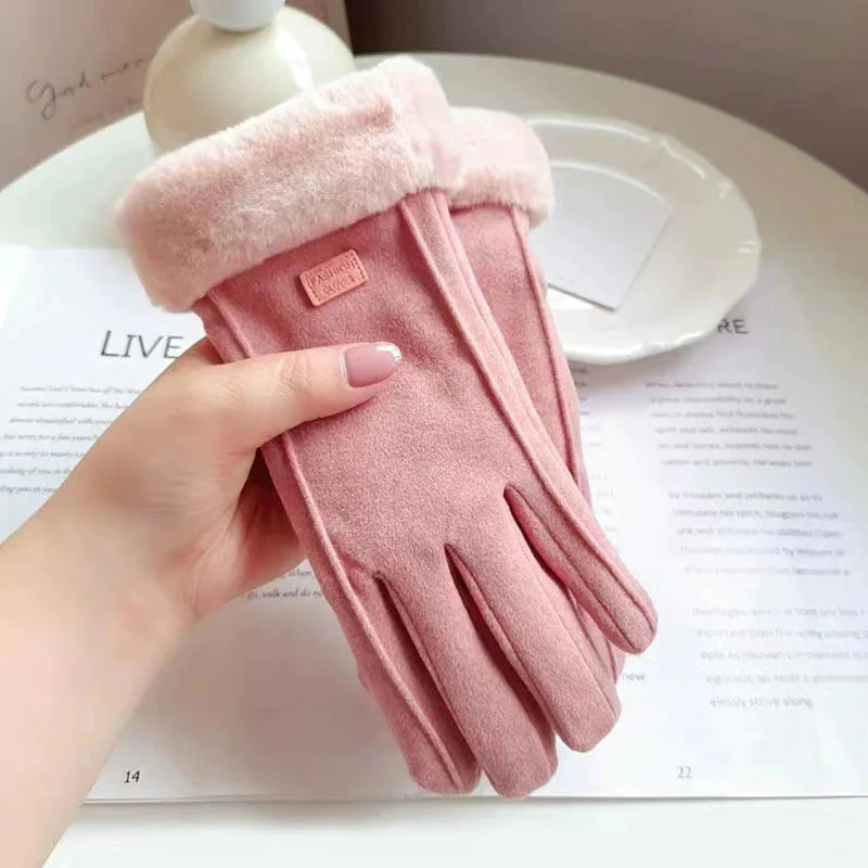 Rechargeable Heated Gloves with a 5000mAh Battery Pack, Three Heat Levels and Touchscreen Index Fingers in Pink