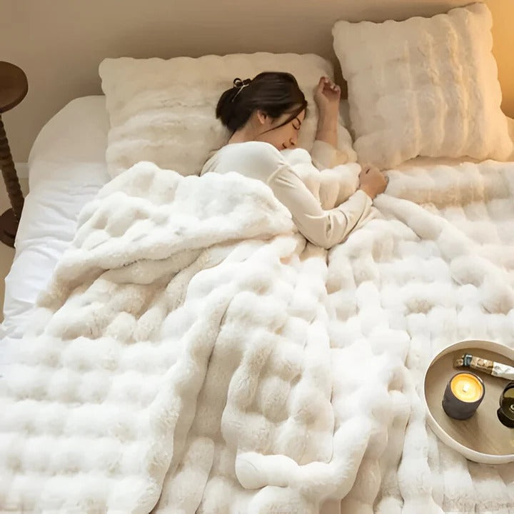 Plush Sofa Blanket with Machine Washable Fabric