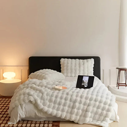 Plush Sofa Blanket with Machine Washable Fabric