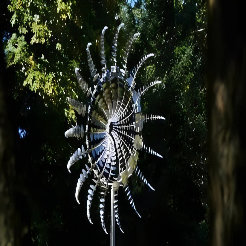Spinning Metal Windmill with Decorative Garden Design