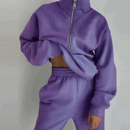 Womens Athletic Tracksuit Set with Fitted Design for Gym and Casual Wear