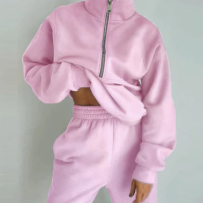 Womens Athletic Tracksuit Set with Fitted Design for Gym and Casual Wear