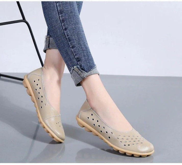 Ladies Broad Width Leather Loafer Shoes with Cushioned Sole