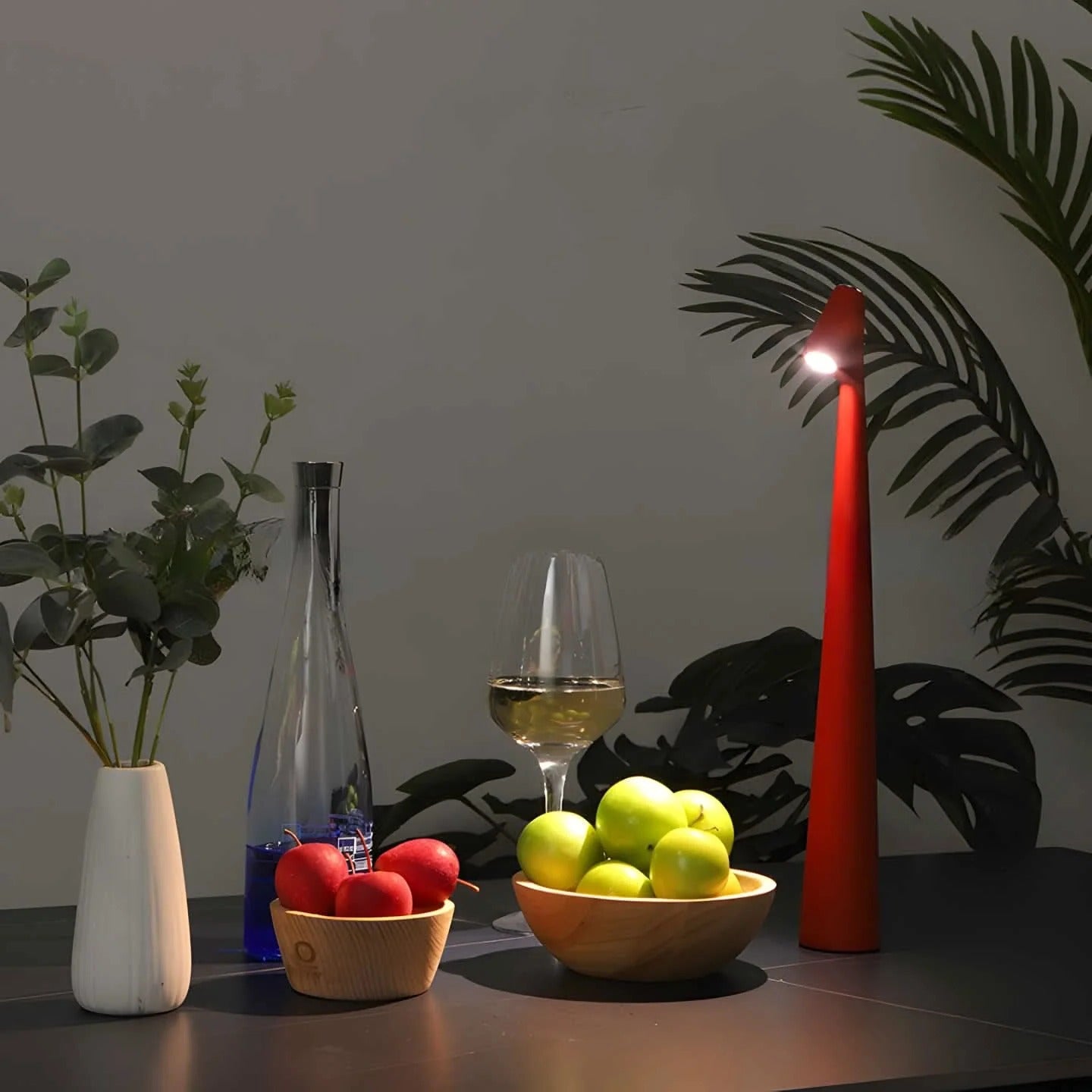 Cordless Aluminum Desk Lamp with 3-Level Dimming and USB Charging