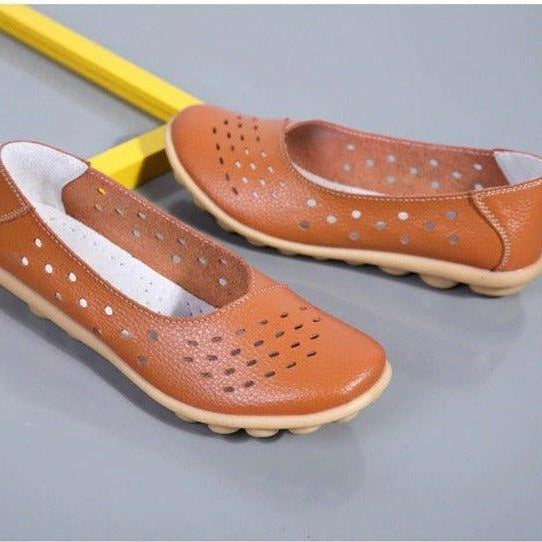 Ladies Broad Width Leather Loafer Shoes with Cushioned Sole