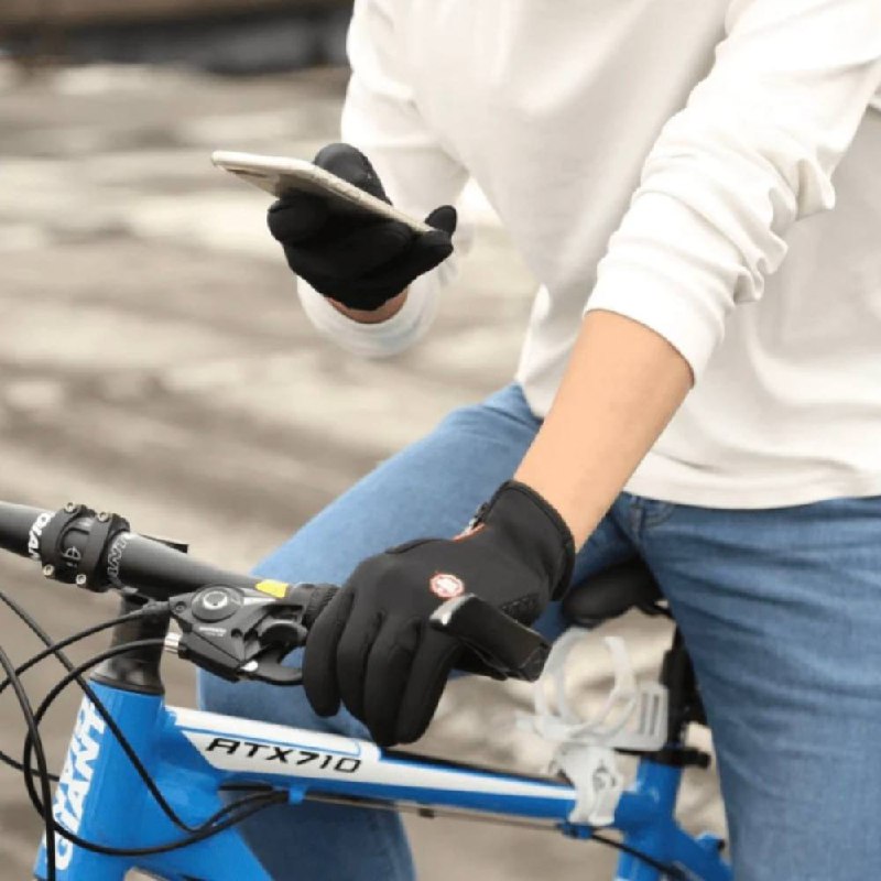 Heated Waterproof Winter Gloves with Rechargeable Warmth Technology
