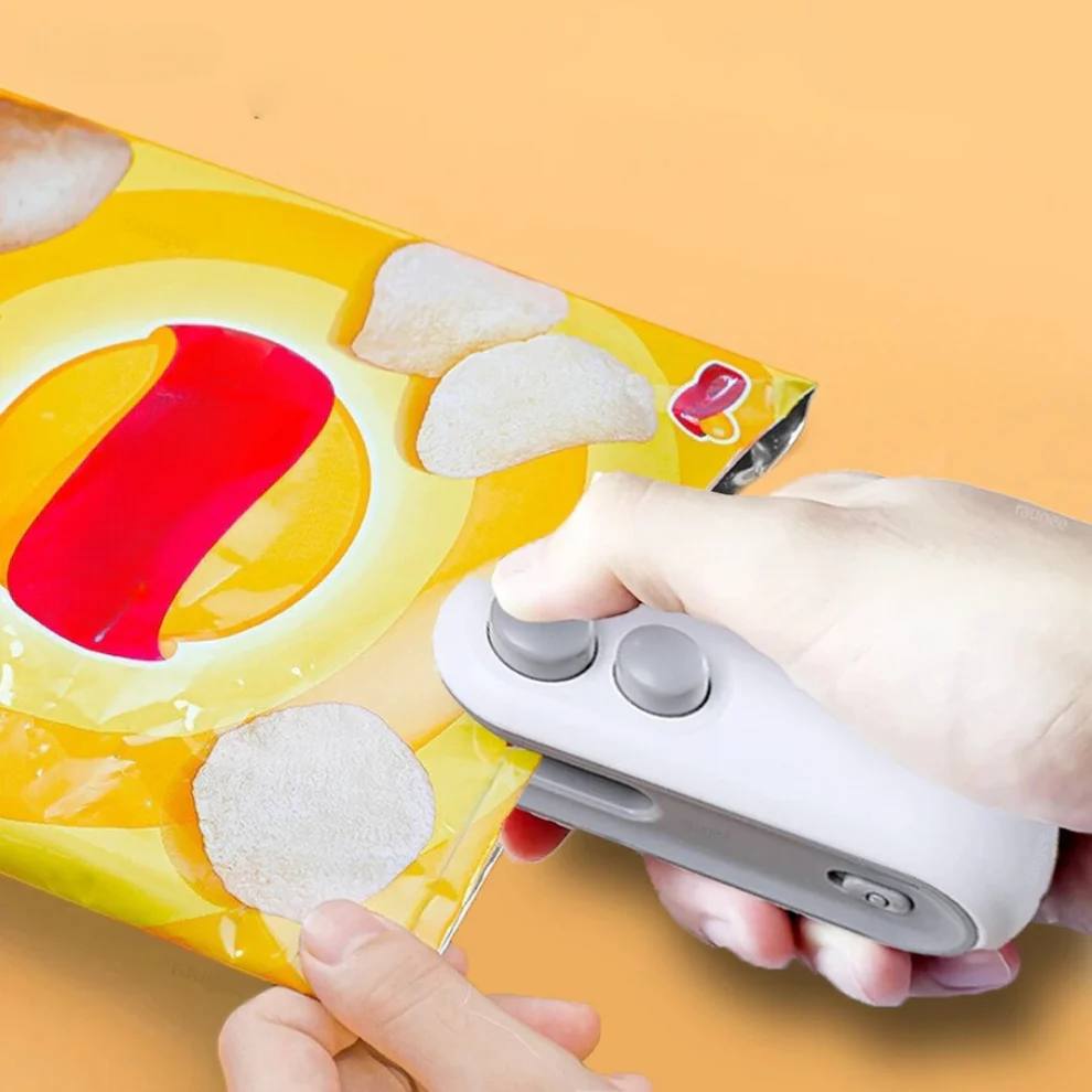 Compact 2 in 1 Food Sealing Device