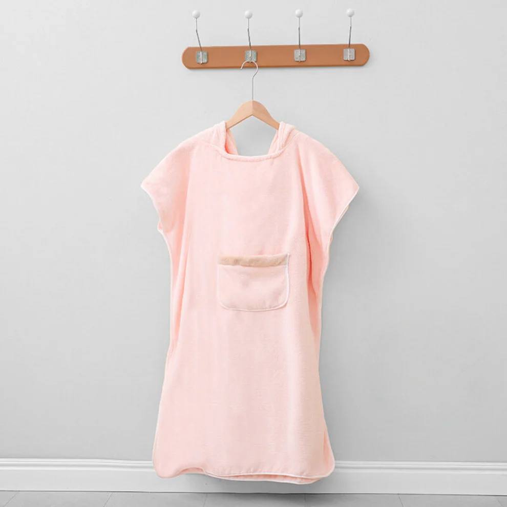 Soft Absorbent Hooded Bathrobe for Warmth and Comfort