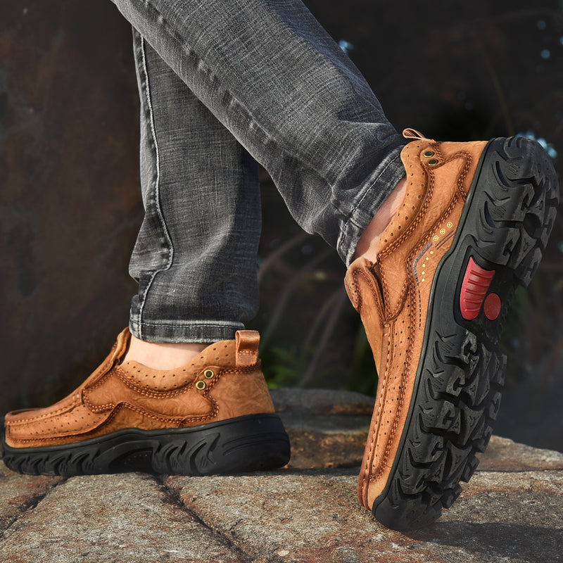 Women's orthopedic black leather boots, ideal for travel, ensuring comfortable and pain-free walks